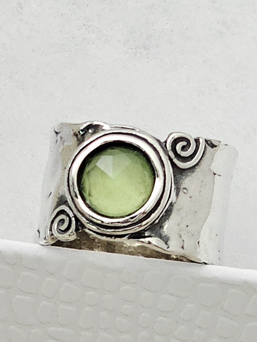 Artisan Sterling Silver Green Quartz Chalcedony Wide Band Cuff Swirl Ring Sz 8.5